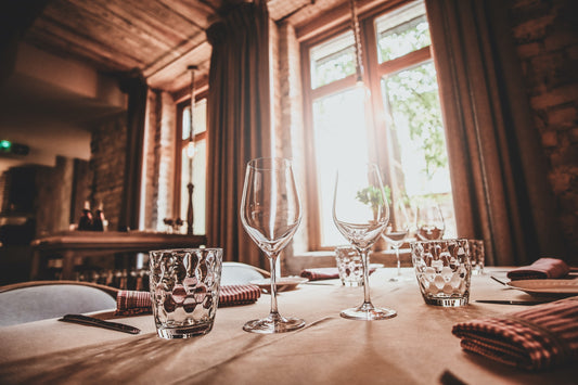 Oxford Hounds' Guide on What to Wear to Exclusive Dining Destinations